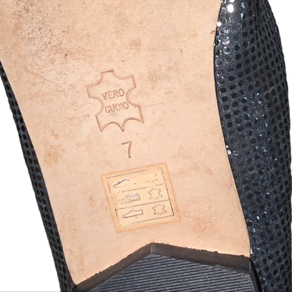 Taryn Rose Ballet Flats‎ Silver Metallic Textured Leather Round Toe Shoes Size 7